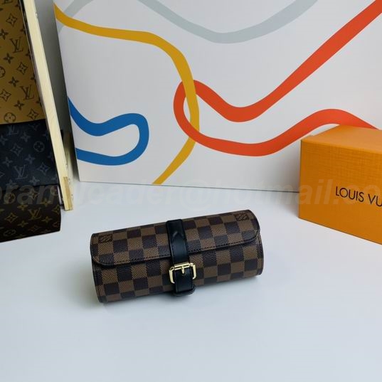 LV Wallets 8